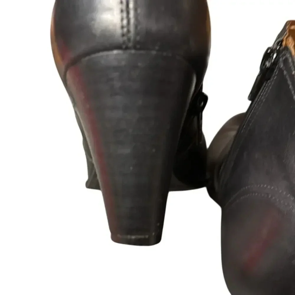 Women's LL Bean Black Ankle Boot Signature Leather Side Zip Heel Booties Size 8M
